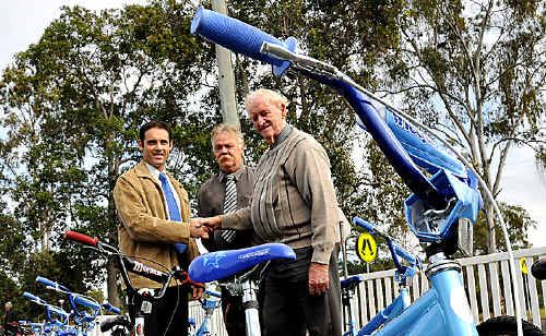 Bike donation Freemason Adan Taylor, Roadcraft’s Peter Leupold and David Crossley Bike donation Freemason Adan Taylor, Roadcraft’s Peter Leupold and David Crossley